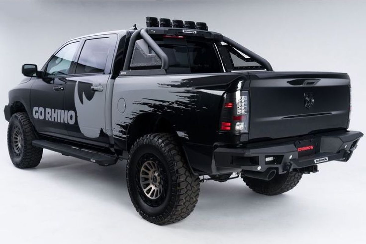 rhino running boards